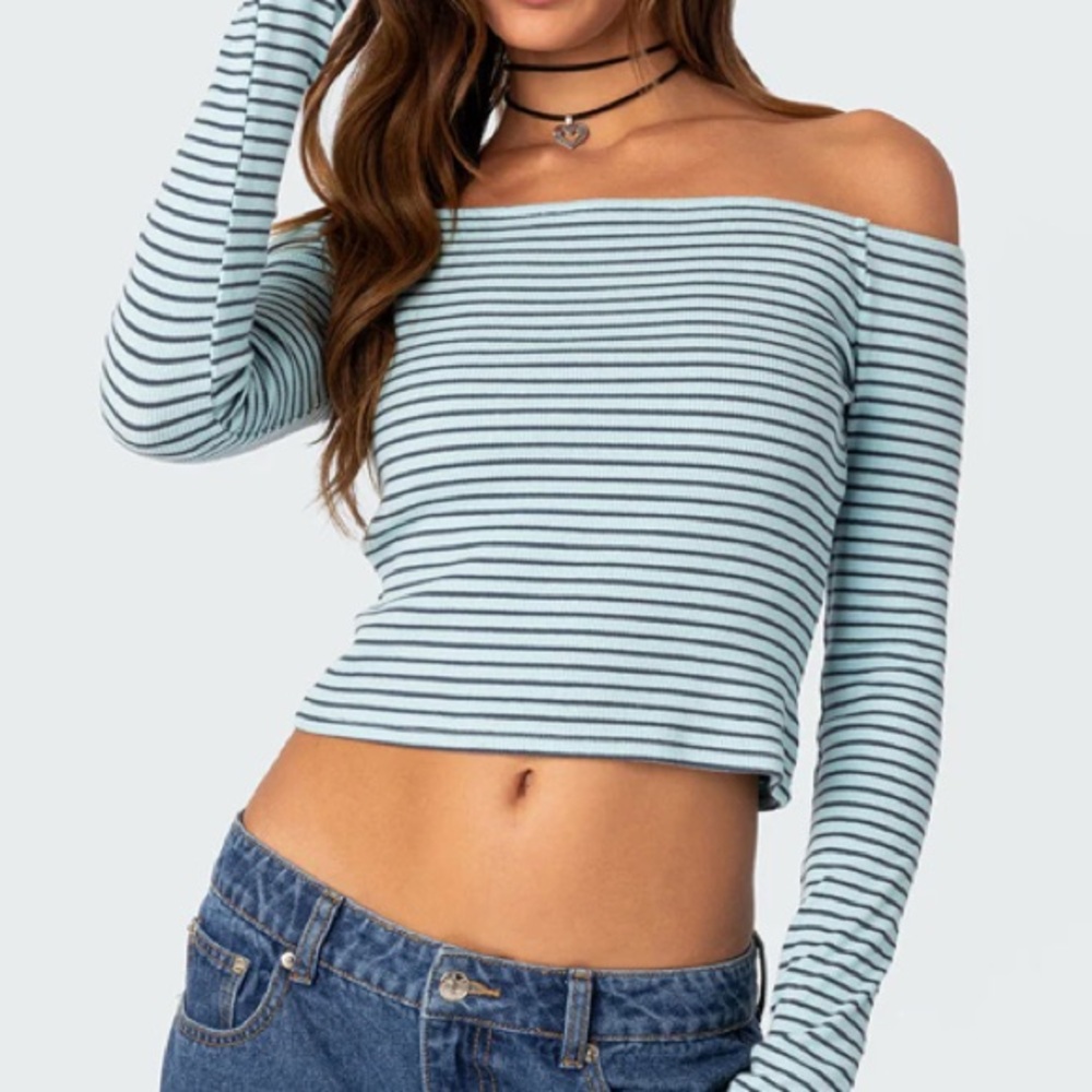 Edikted off the shoulder long sleeve